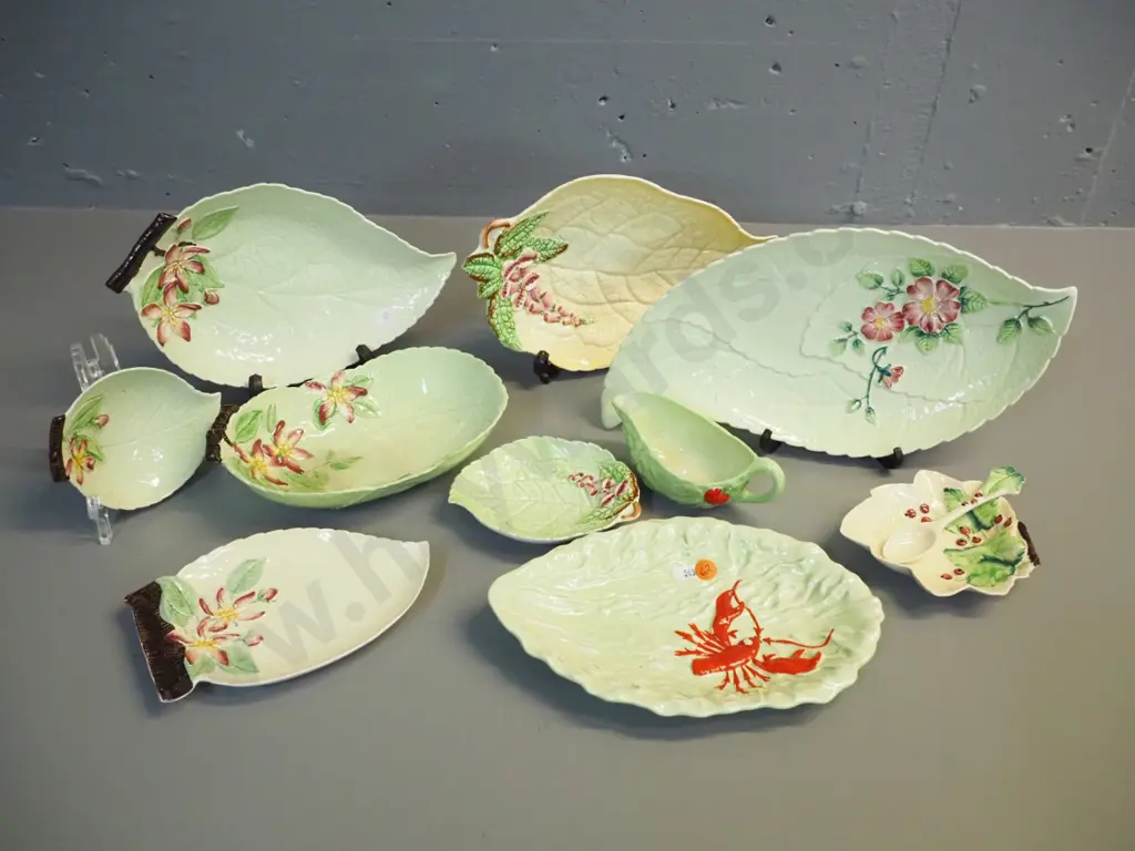 10 pieces of Carlton ware - lobster plate, wild rose, foxglove, , dogwood etc. - largest dish L-330, brown stains to one Image 1++
