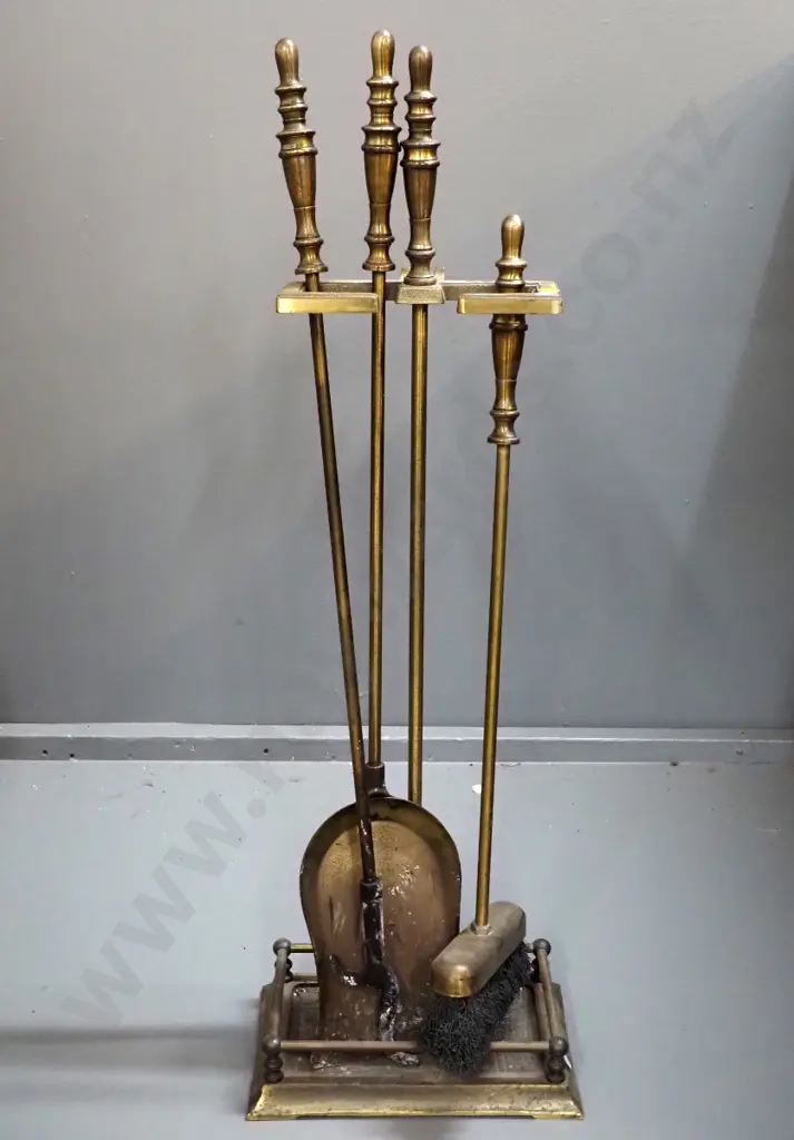 3 piece brass fireside set, H- 770 W-250 at base Image 1++