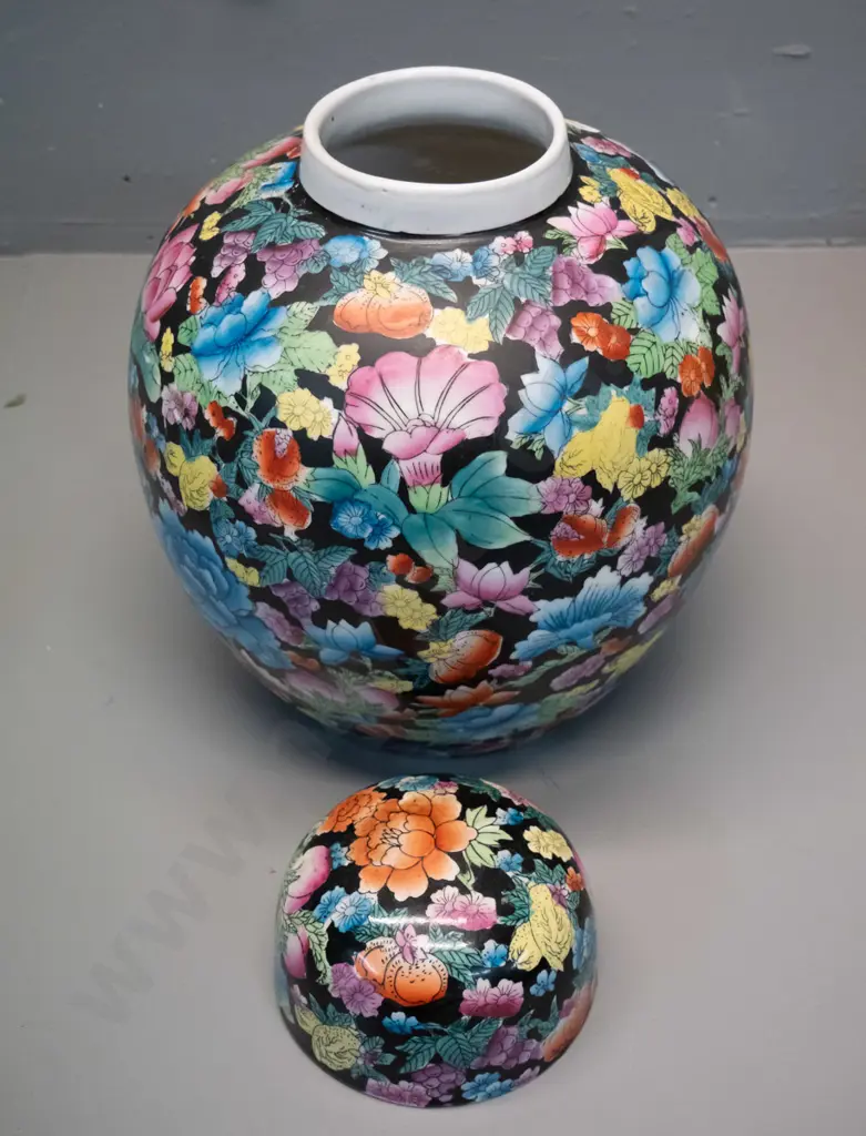 large all-over-floral ginger jar H-330 Image 1++