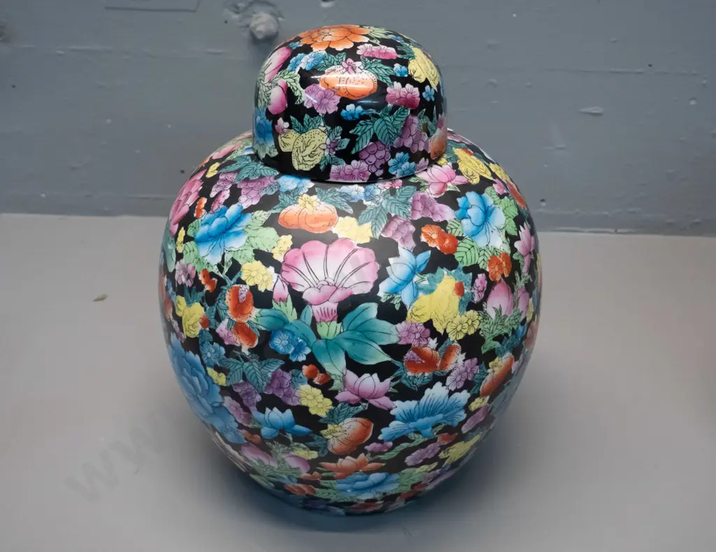 large all-over-floral ginger jar H-330 Image 1++