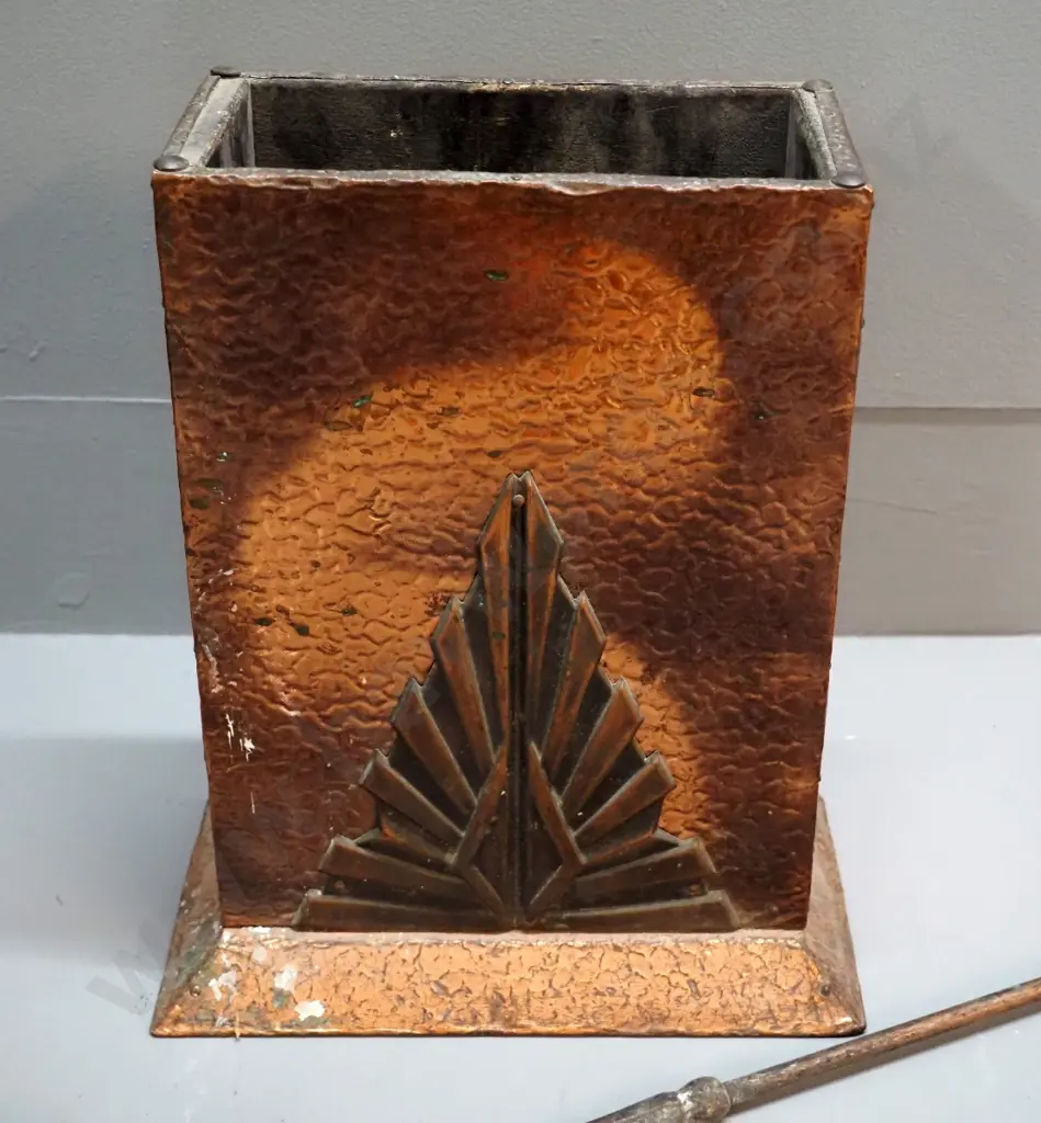 vintage small fireside set with beaten copper stand, 3 copper tools and 3 non-matching. Box is H-280 W-240 D140 Image 1++