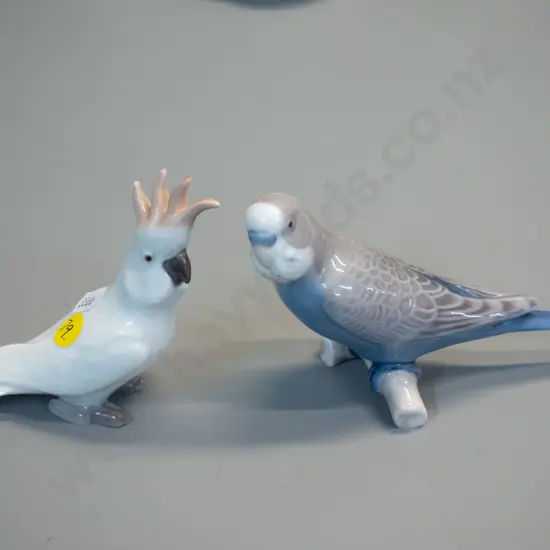 2 Bing & Grondahl bird figures - budgie H-90 L-140 and cockatiel
