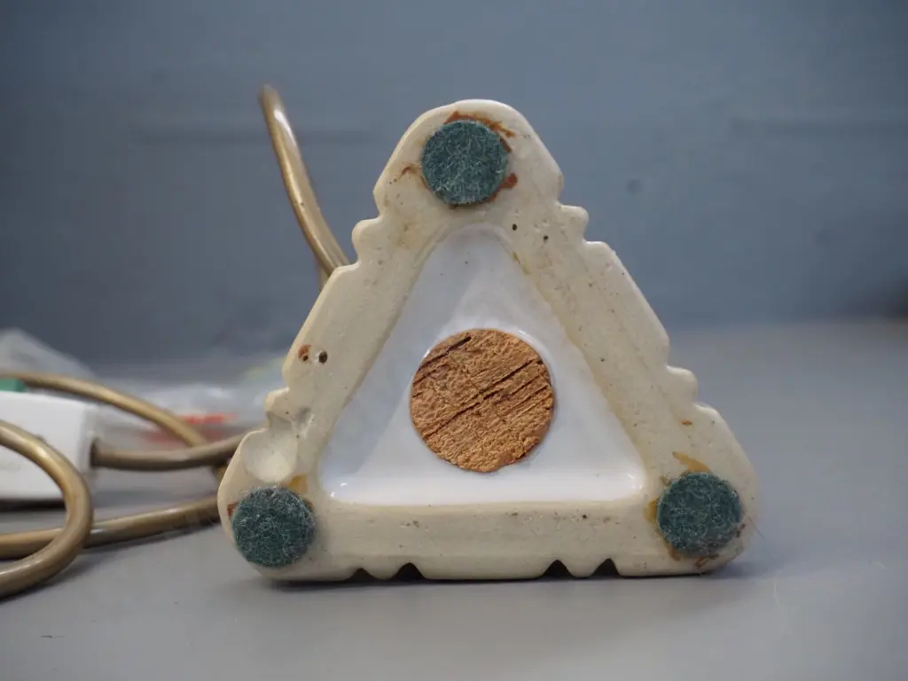 Temuka pottery 3-sided tiki motif table lamp base - needs rewiring, includes extra fitting, has chip on base  H-290 Image 1++