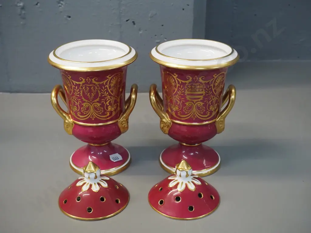 2 Spode limited edition, signed, lidded double-handled urn vases, "Haddon Hall" and "The Chatsworth" H-195 Image 1++