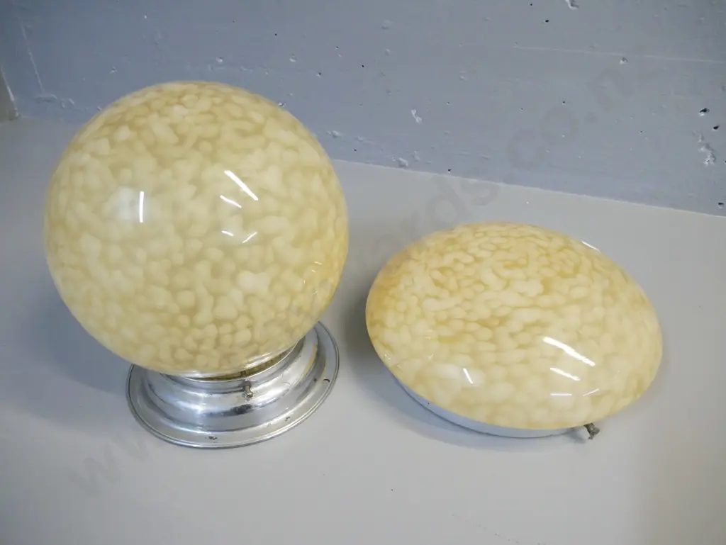 2x mottled glass deco lightshades H- 240 Image 1++