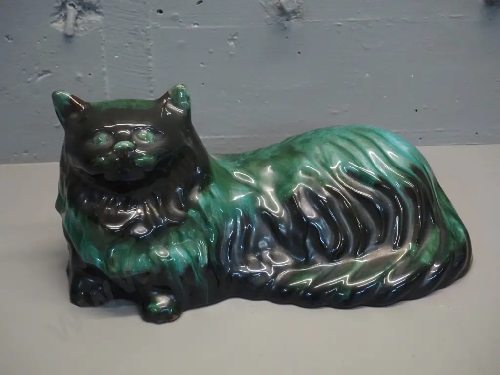 Blue Mountain large cat figure H-200 L-380 Image 1++