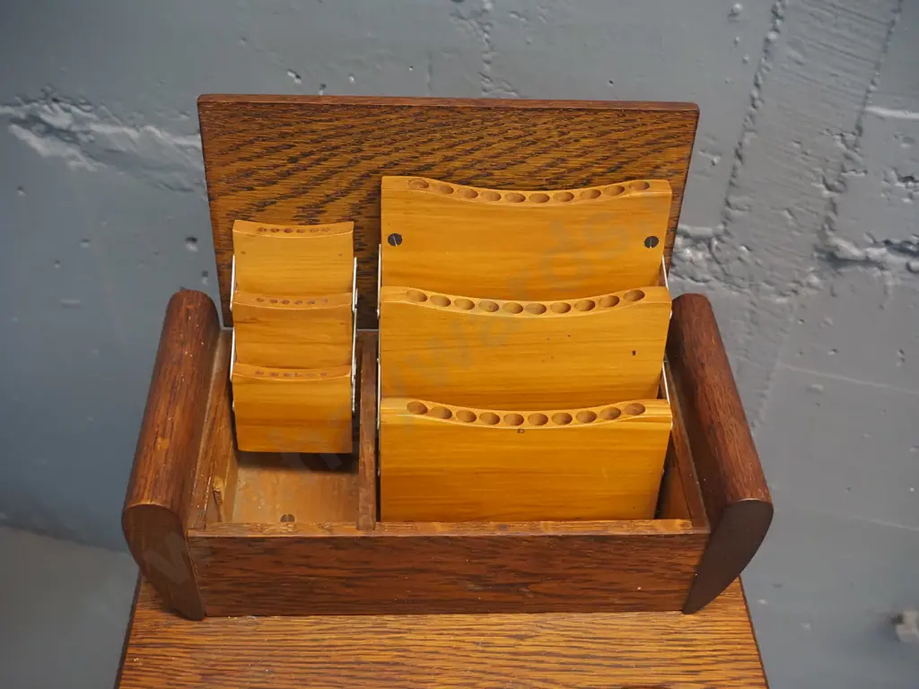deco oak smoker's stand with built-in cigarette and match holders, 2 ashtray holders H-630 W-280 D-280 Image 1++