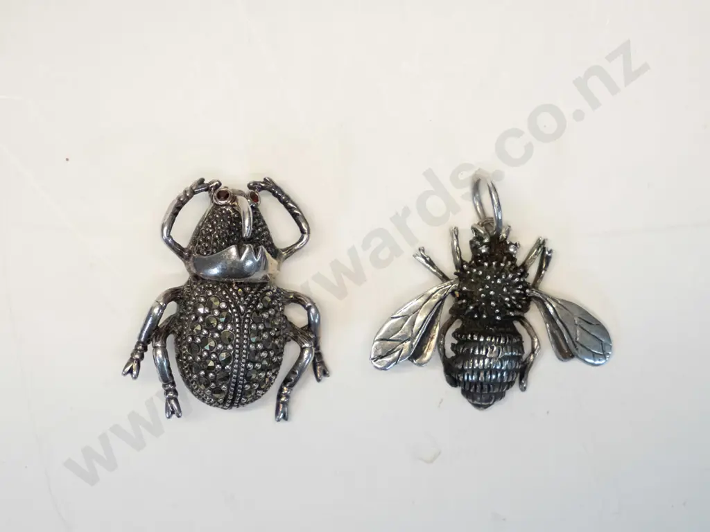 bug brooch & necklace [no chain] stamped 925 Image 1++