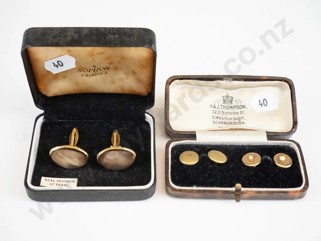 mother of pearl cufflinks & 2 pairs of buttons in original box Image 1++