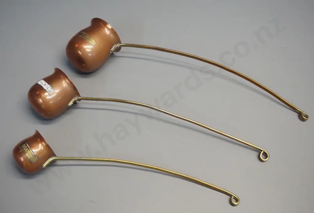 3 copper dippers with brass handles - with name plates Whisky, Brandy, other missing - whisky cup H-90 handle L-380 Image 1++