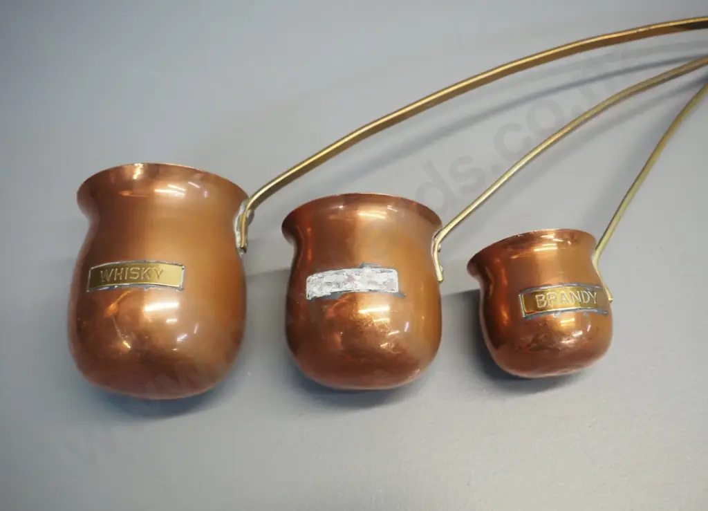 3 copper dippers with brass handles - with name plates Whisky, Brandy, other missing - whisky cup H-90 handle L-380 Image 1++