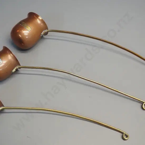 3 copper dippers with brass handles - with name plates Whisky, Brandy, other missing - whisky cup H-90 handle L-380