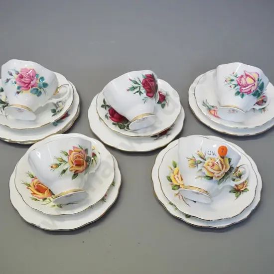 4 Royal Albert 'Sweetheart Roses' trios, another cup with mismatched saucer and plate and a spare plate