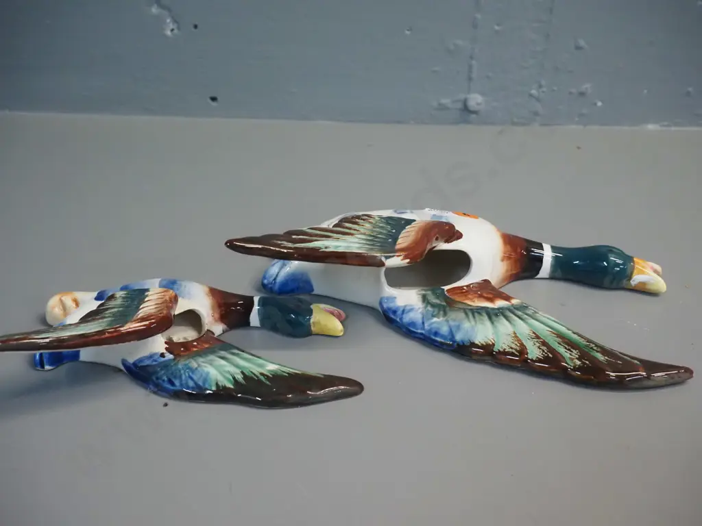 4 flying wall ducks - made in Japan, 2 with pockets, one small one has mend. Largest H-130 W-200 Image 1++