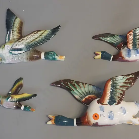 4 flying wall ducks - made in Japan, 2 with pockets, one small one has mend. Largest H-130 W-200