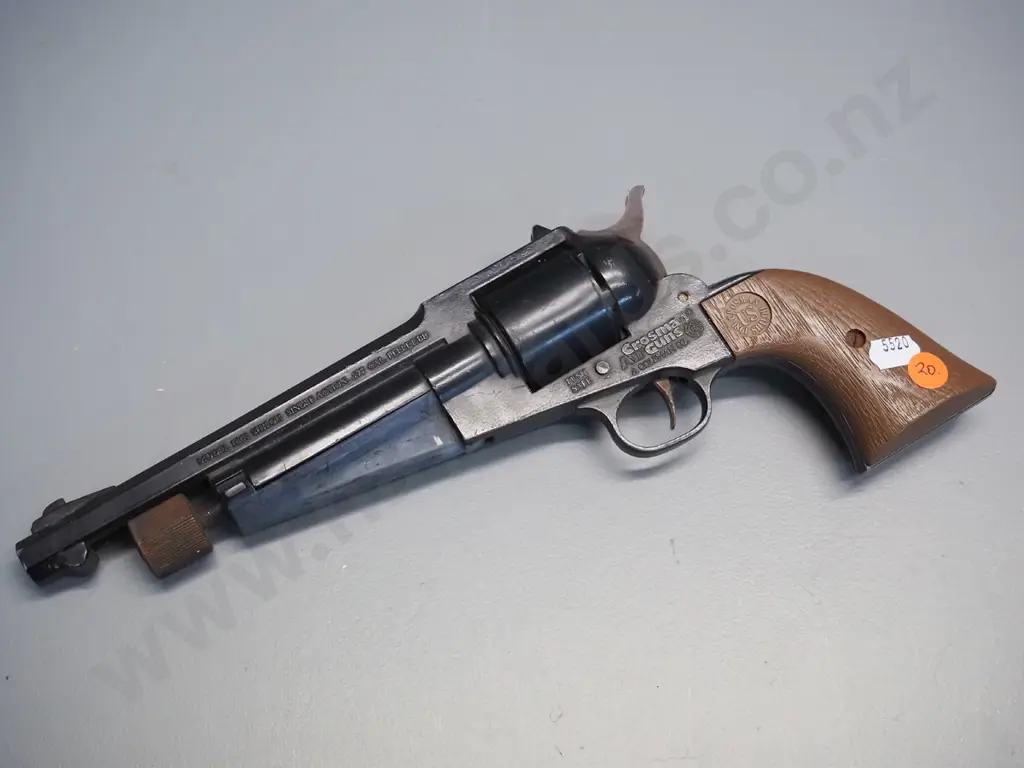 Crosman model 1861 Shiloh 177 calibre air pistol  working condition unknown. L-320 Image 1++