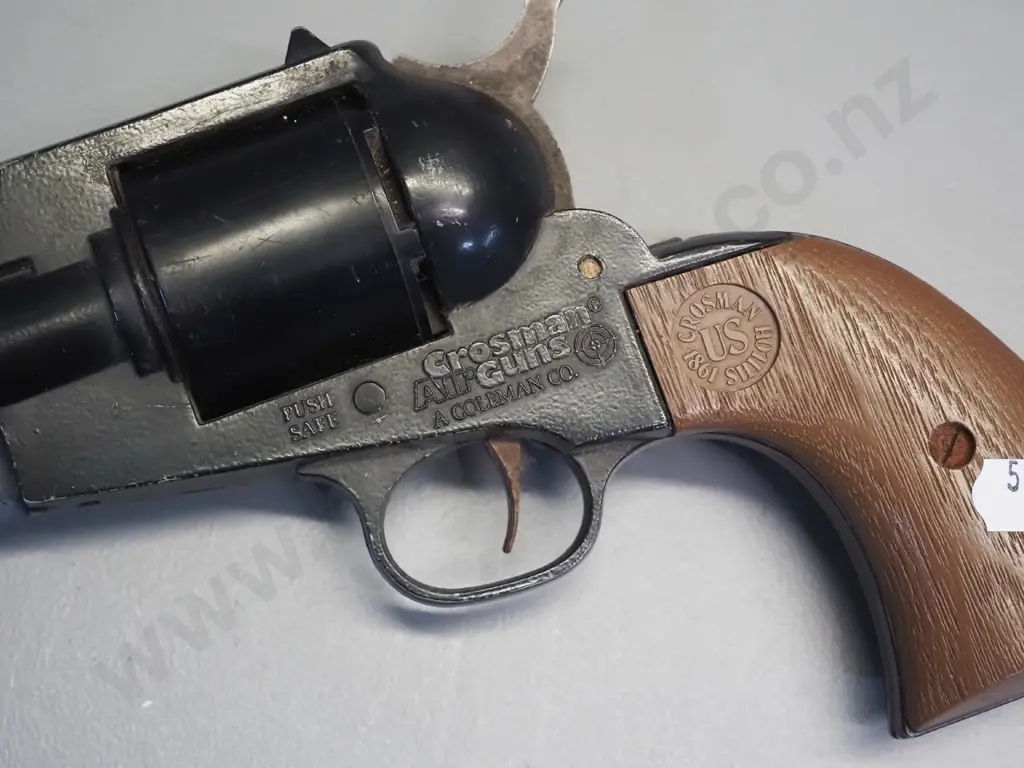 Crosman model 1861 Shiloh 177 calibre air pistol  working condition unknown. L-320 Image 1++