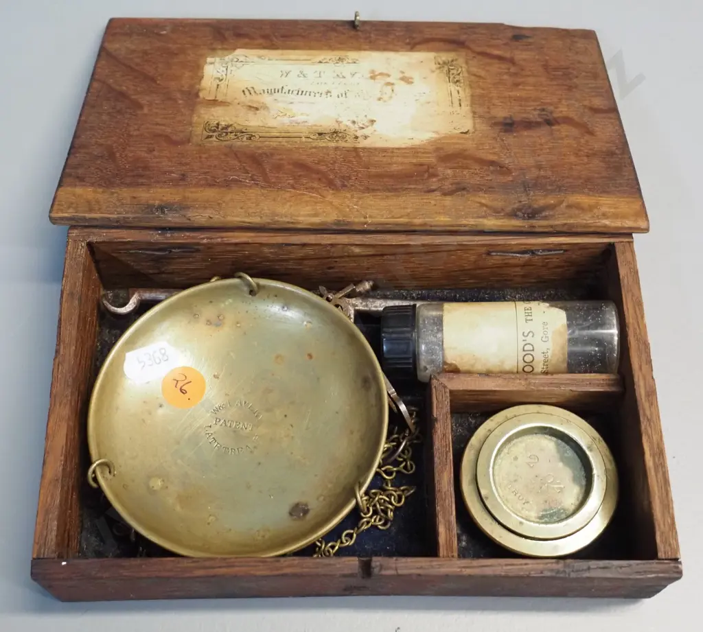 vintage part set of Avery gold scales in wooden case, with tiny gold nugget in jar - missing scale support stand, lid Image 1++