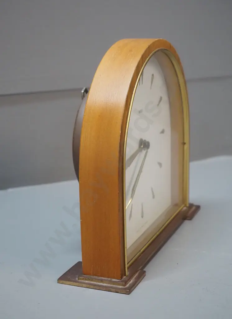 retro Smiths English 8-day mantel clock - wood case, brass bezel, metal feet & built-in winder H-180 W-210 D-60 Image 1++