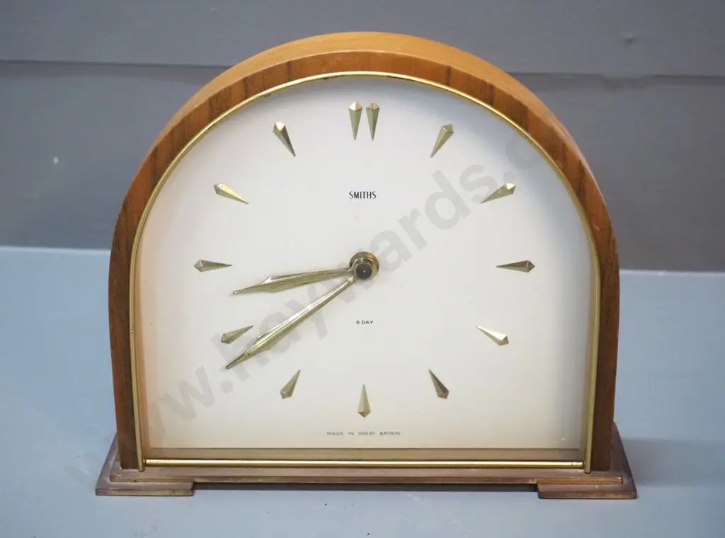 retro Smiths English 8-day mantel clock - wood case, brass bezel, metal feet & built-in winder H-180 W-210 D-60 Image 1++