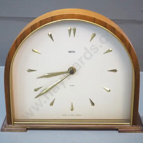 retro Smiths English 8-day mantel clock - wood case, brass bezel, metal feet & built-in winder H-180 W-210 D-60