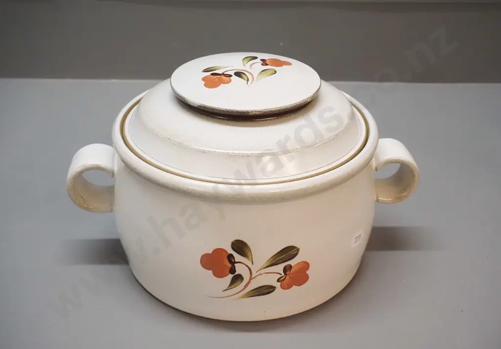 large retro floral pattern Denby lidded handled casserole H-160 W-270 Image 1++