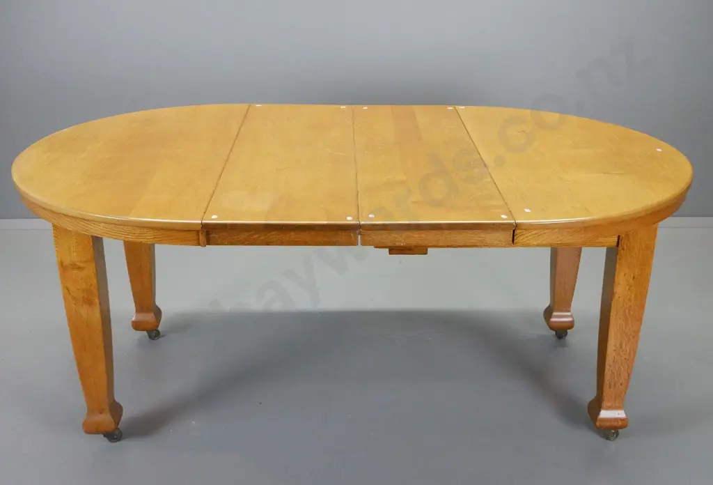 Arts & Craft style, oak extending dining table w/ 6 chairs. 2 chair backs higher than others, general condition good but Image 1++