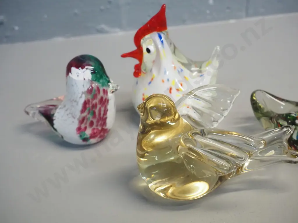 5 small art glass bird figurines - taller swan is H-115 Image 1++