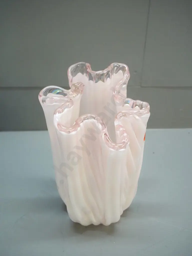 heavy art glass ribbed opalescent pink vase H-440 Image 1++