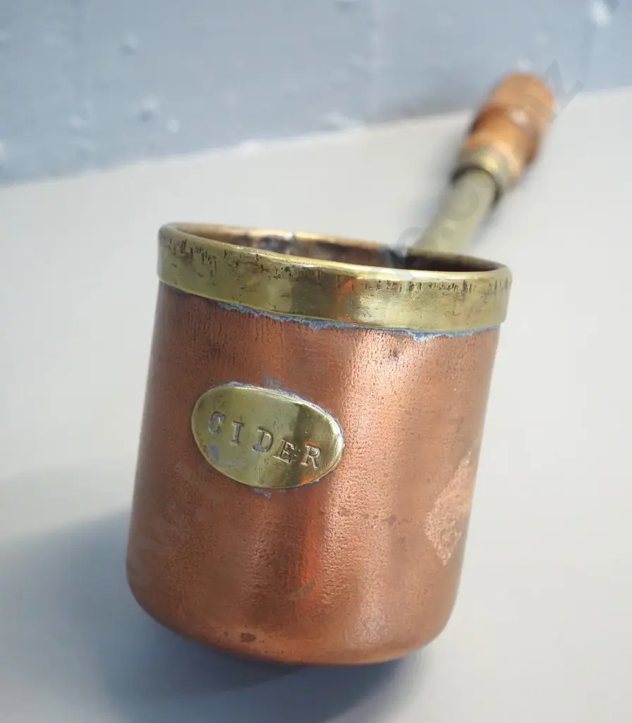 vintage brass and copper cider dipper with wooden handle - Cup is H-100 D-90 - overall length 470 Image 1++