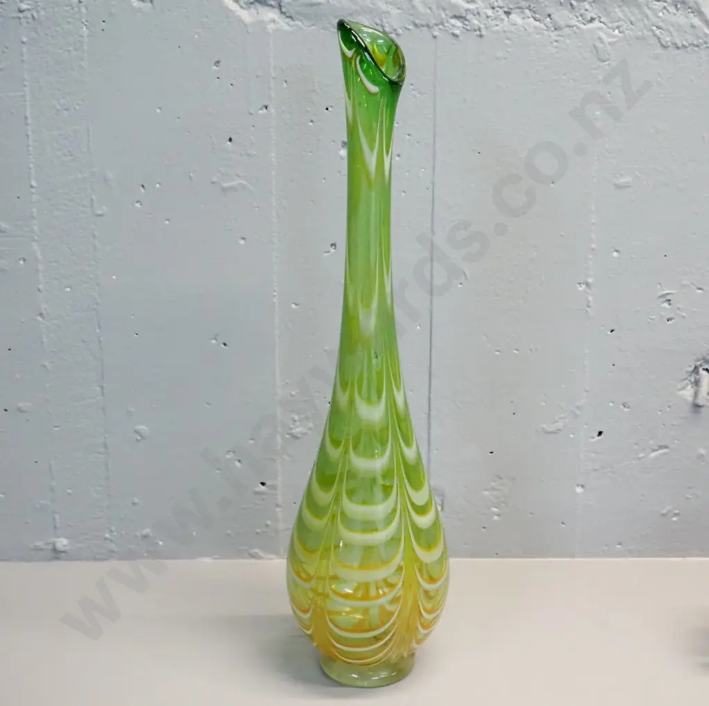 large art glass vase - green swagged pattern H-540 D-130 Image 1++
