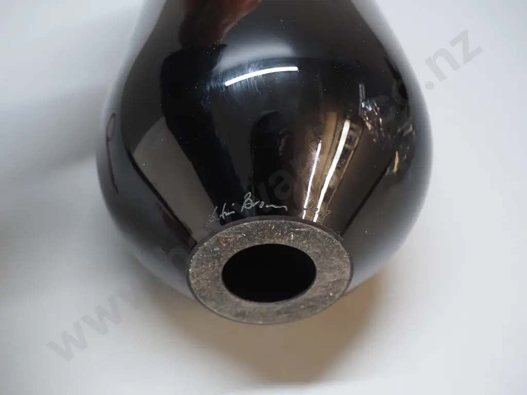 art glass ornament - black vase-shaped piece H-500 with loose ornamental collar. Signed Katie Brown 2007 Image 1++