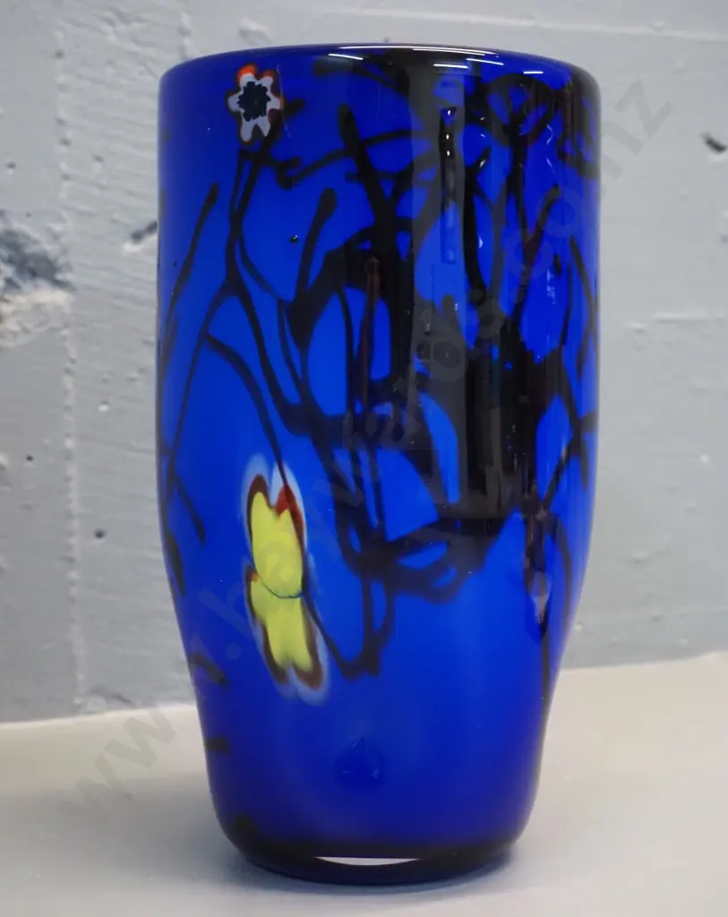 art glass vase - white lined cobalt blue outer with abstract designs H-240 D-140 Image 1++