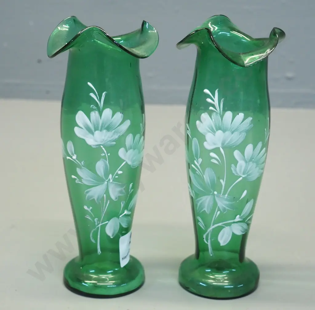 2x hand painted green glass vases H-200 - chip to rim of one Image 1++