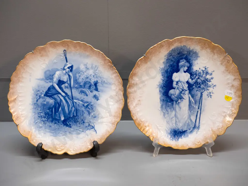 2 antique Wedgwood blue and gilt cabinet plates D-220 Image 1++