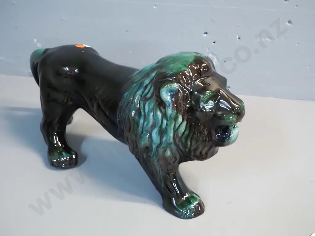 Blue Mountain Pottery large lion figure H-230 L-420 Image 1++