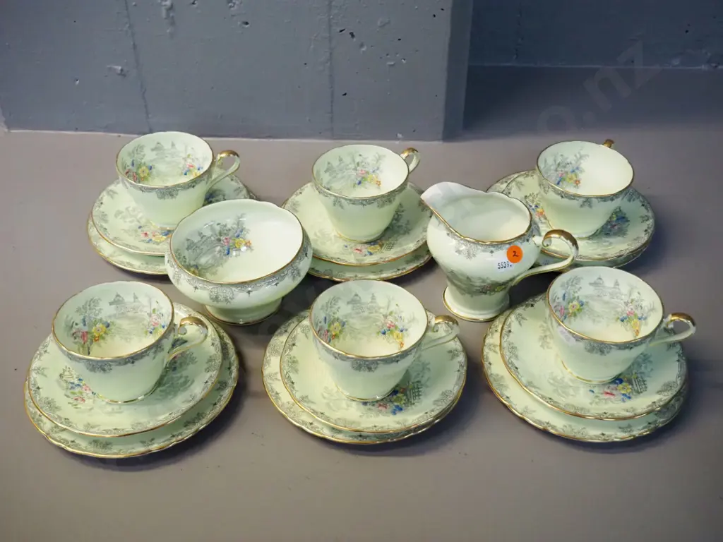 Aynsley 20-piece tea set - 6 trios, cream & sugar. Hairline crack to one cup. Image 1++