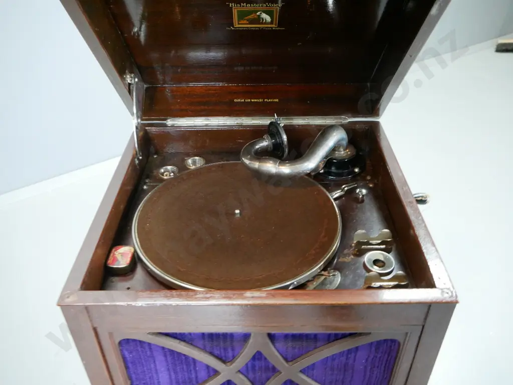 His Master's Voice gramophone in mahogany cabinet, with  large assortment of records, tin of needles H-870 W-450 D-430 Image 1++