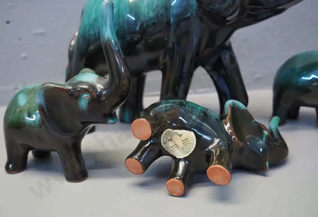 4 Blue Mountain pottery elephants - large H-210 L-240 and 3 small ones Image 1++