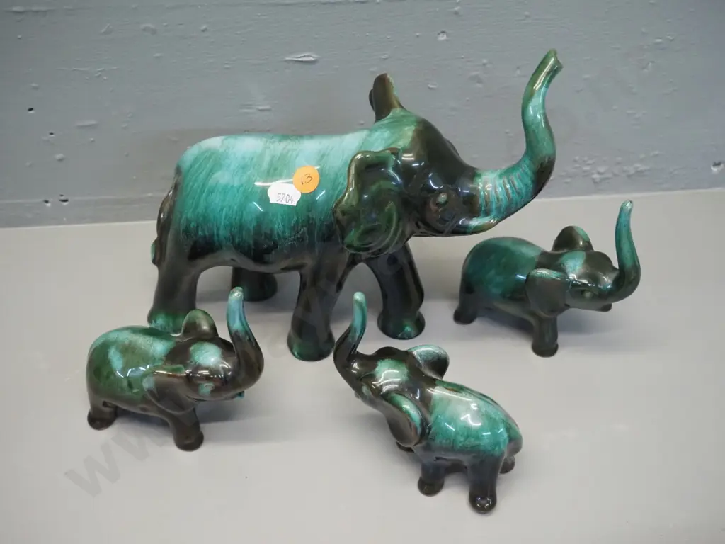 4 Blue Mountain pottery elephants - large H-210 L-240 and 3 small ones Image 1++