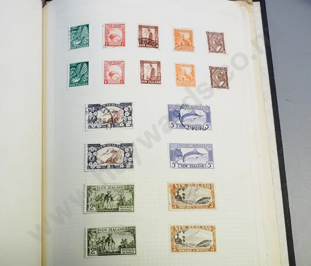 3 New Zealand stamp albums with assorted contents, 1873 onwards Image 1++