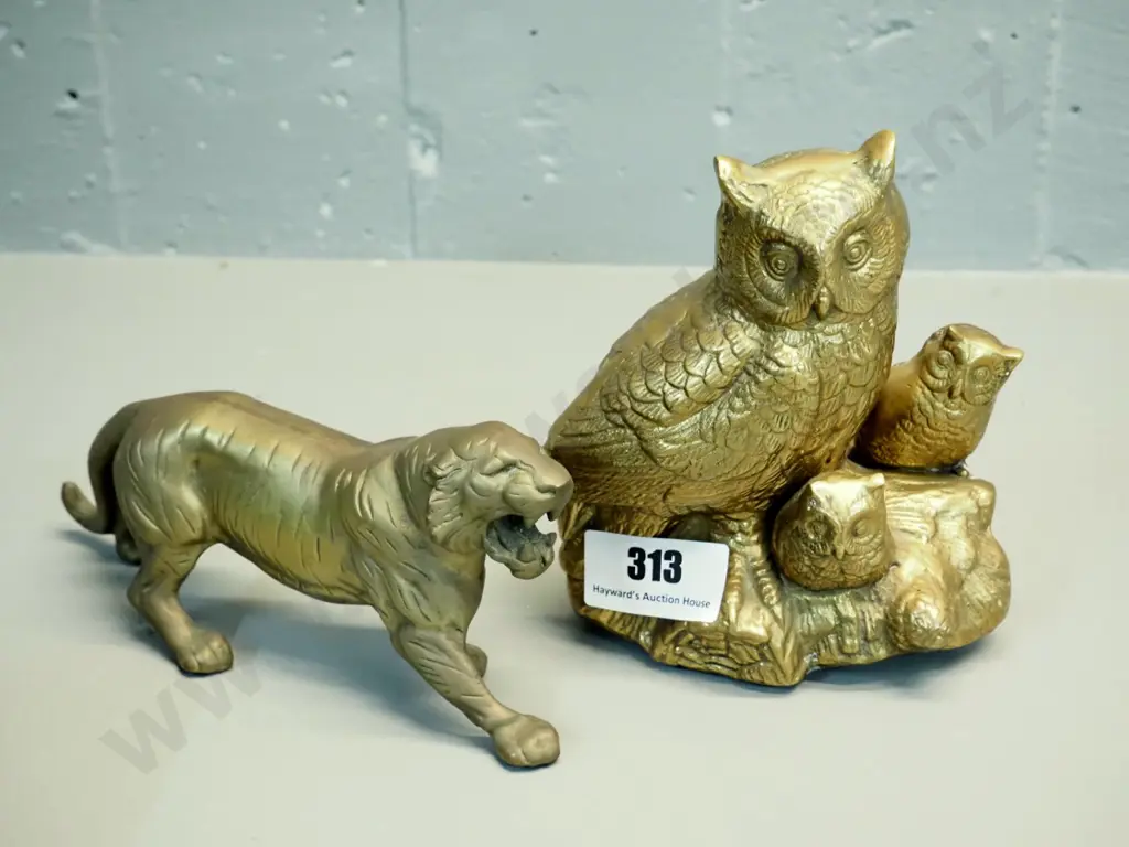 2 brass animal figures - owl with 2 owlets H-180 and a tiger L-240 Image 1++
