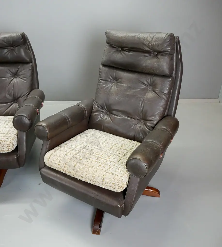 retro 3-piece lounge suite with 3-seater settee and 2 swivel rocker chairs in brown vinyl and tweed fabric seats - arms Image 1++