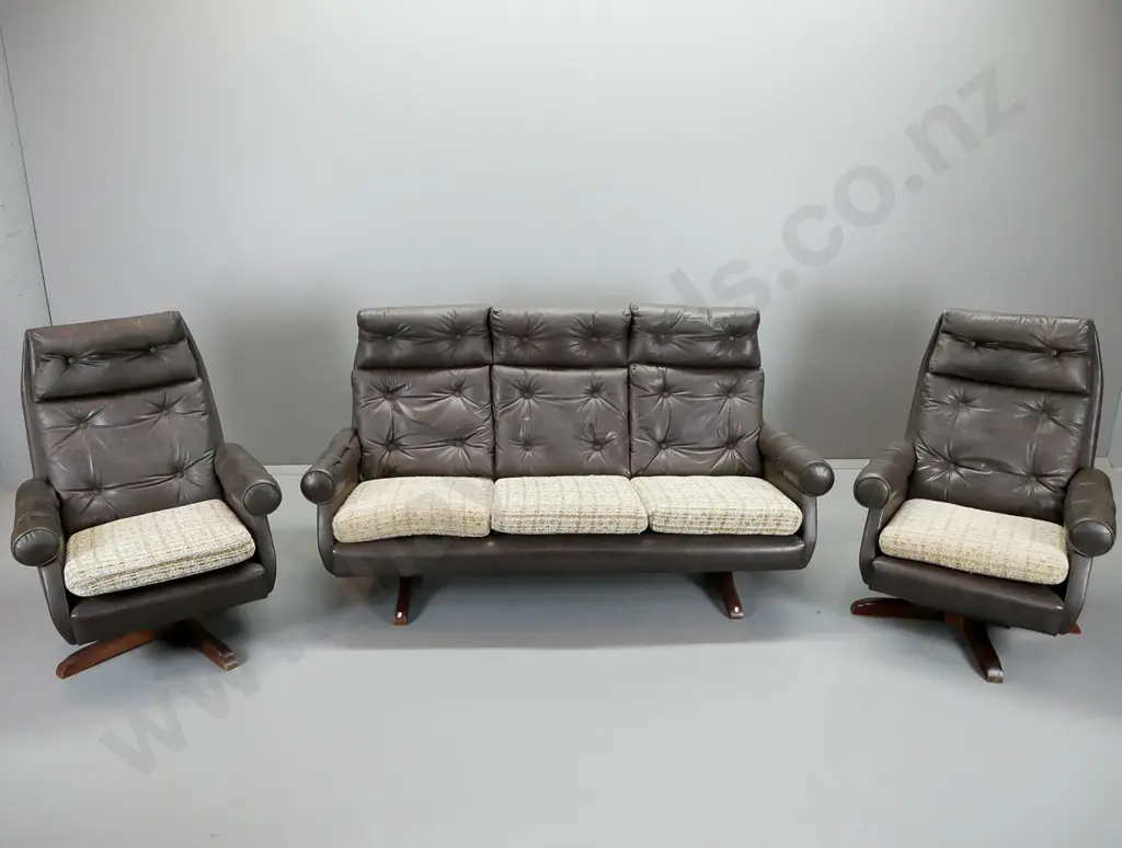 retro 3-piece lounge suite with 3-seater settee and 2 swivel rocker chairs in brown vinyl and tweed fabric seats - arms Image 1++