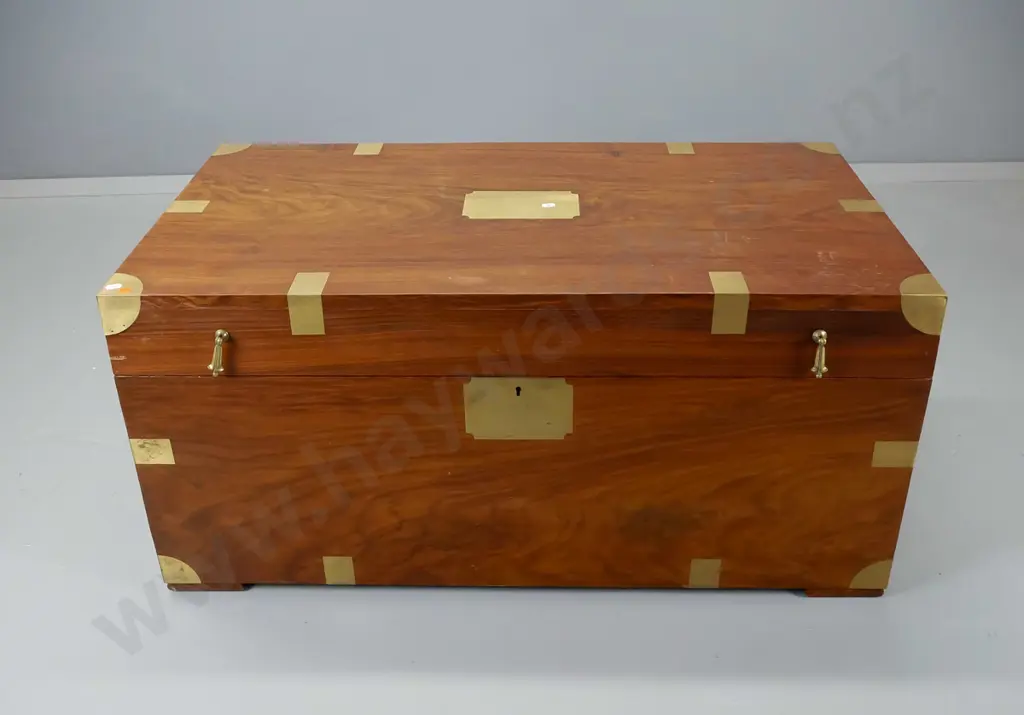 large timber storage chest with brass binding and strapping, iron handles, lift-out tray H-470 W-950 D-485 Image 1++