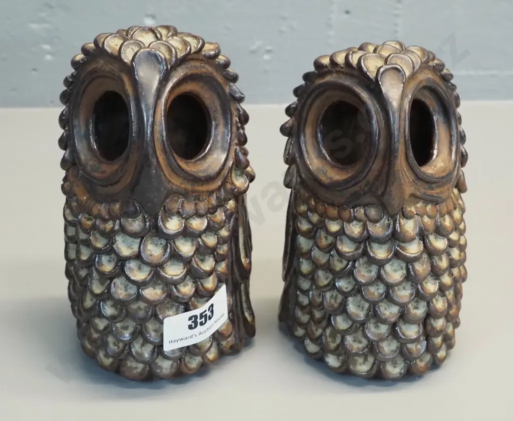 pair of Peggy Stedman pottery tea light owls, chip to one feather H- 200 Image 1++