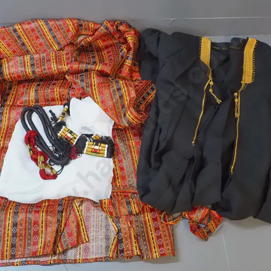 as-new Arabic / Iraqi full dress men's outfit - multiple pieces, see photos for detail