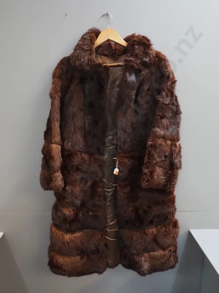 full length fur coat - no labels Image 1++