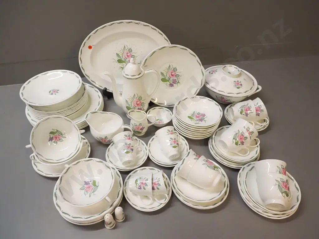 large quantity of Susie Cooper "Fragrance" dinnerware including 8 trios, 6-piece coffee set with pot, ashetts, 6 dinner, Image 1++