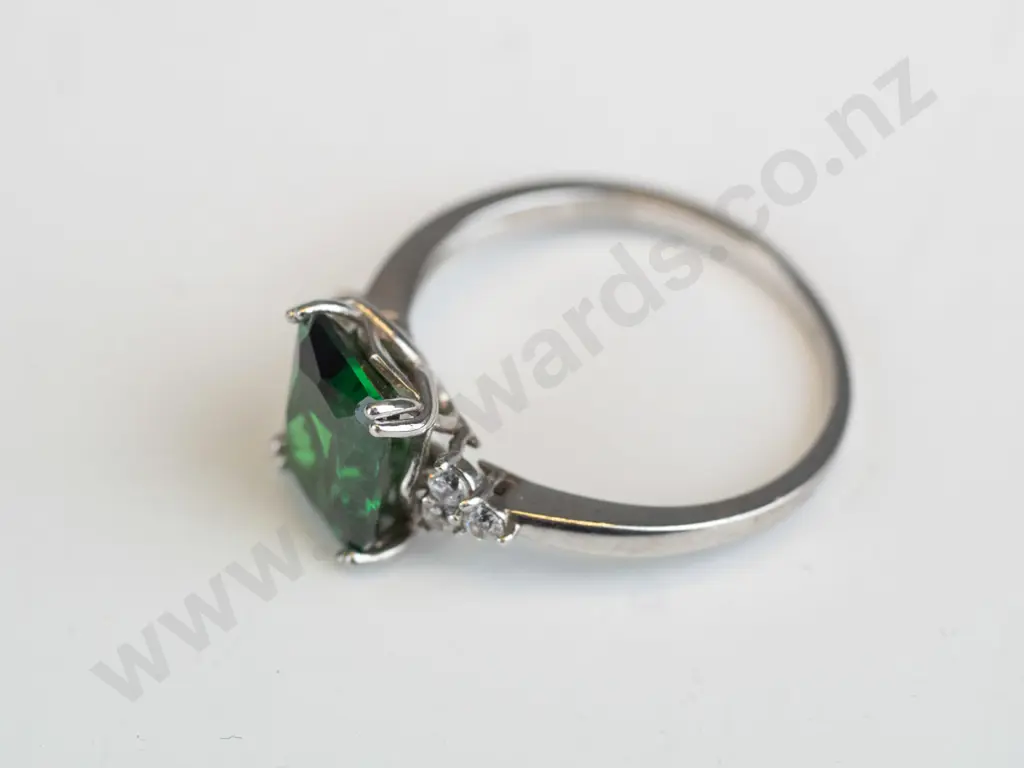 silver green stone ring stamped S925 Image 1++